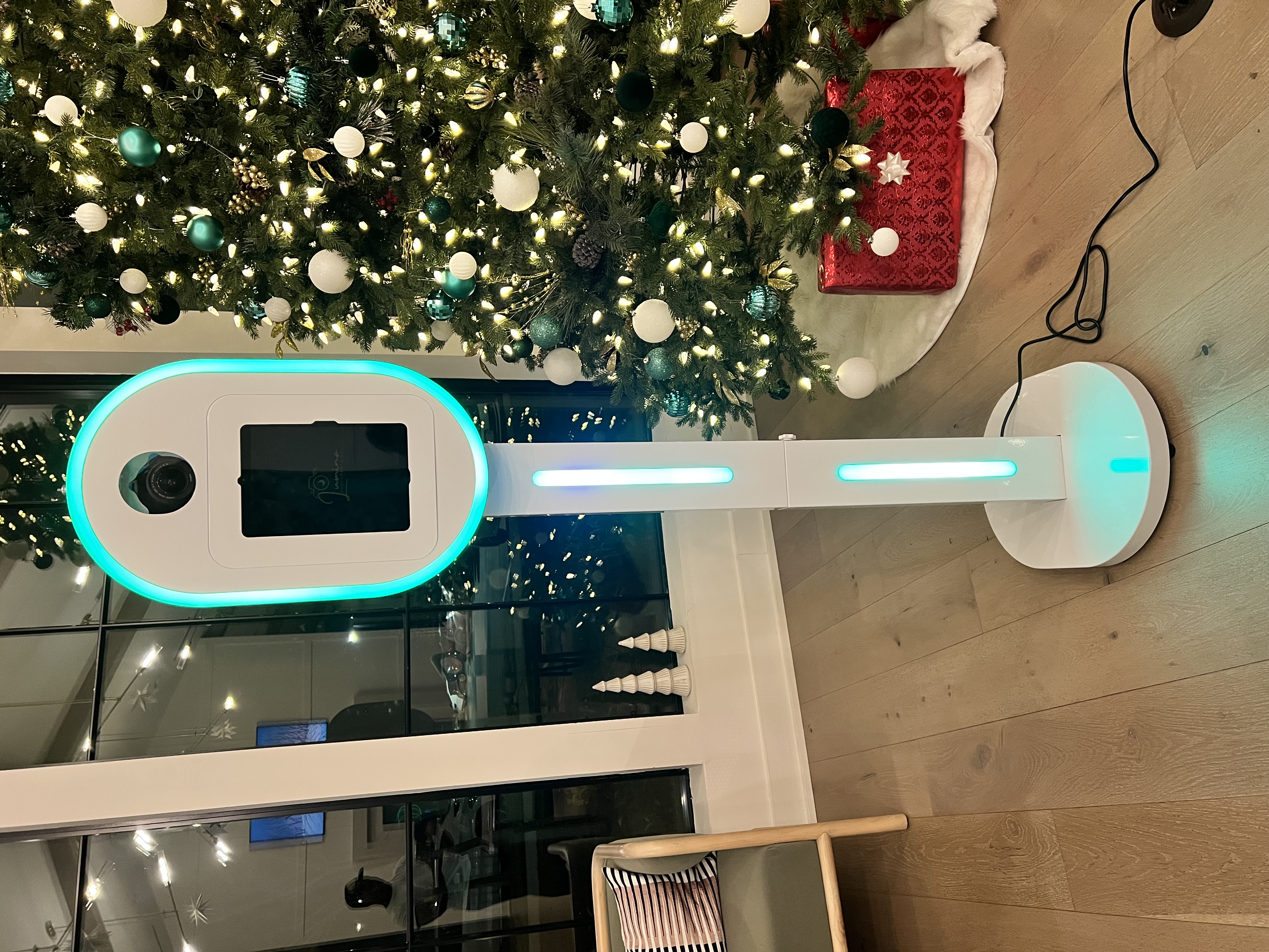 Lumina digital photo booth with LED lighting